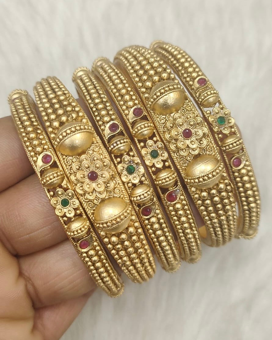 Antique Bangle 2/2 2/4