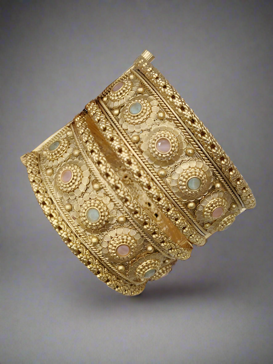 Antique Bangle 2/6
