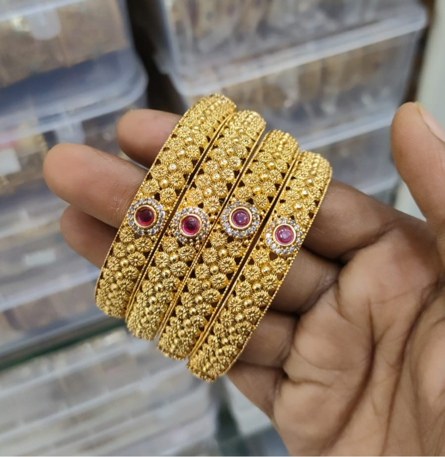 Antique Bangle 2/6 2/8