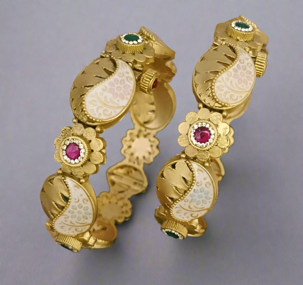 Antique bangles for Haldi, Mehendi, and wedding ceremonies