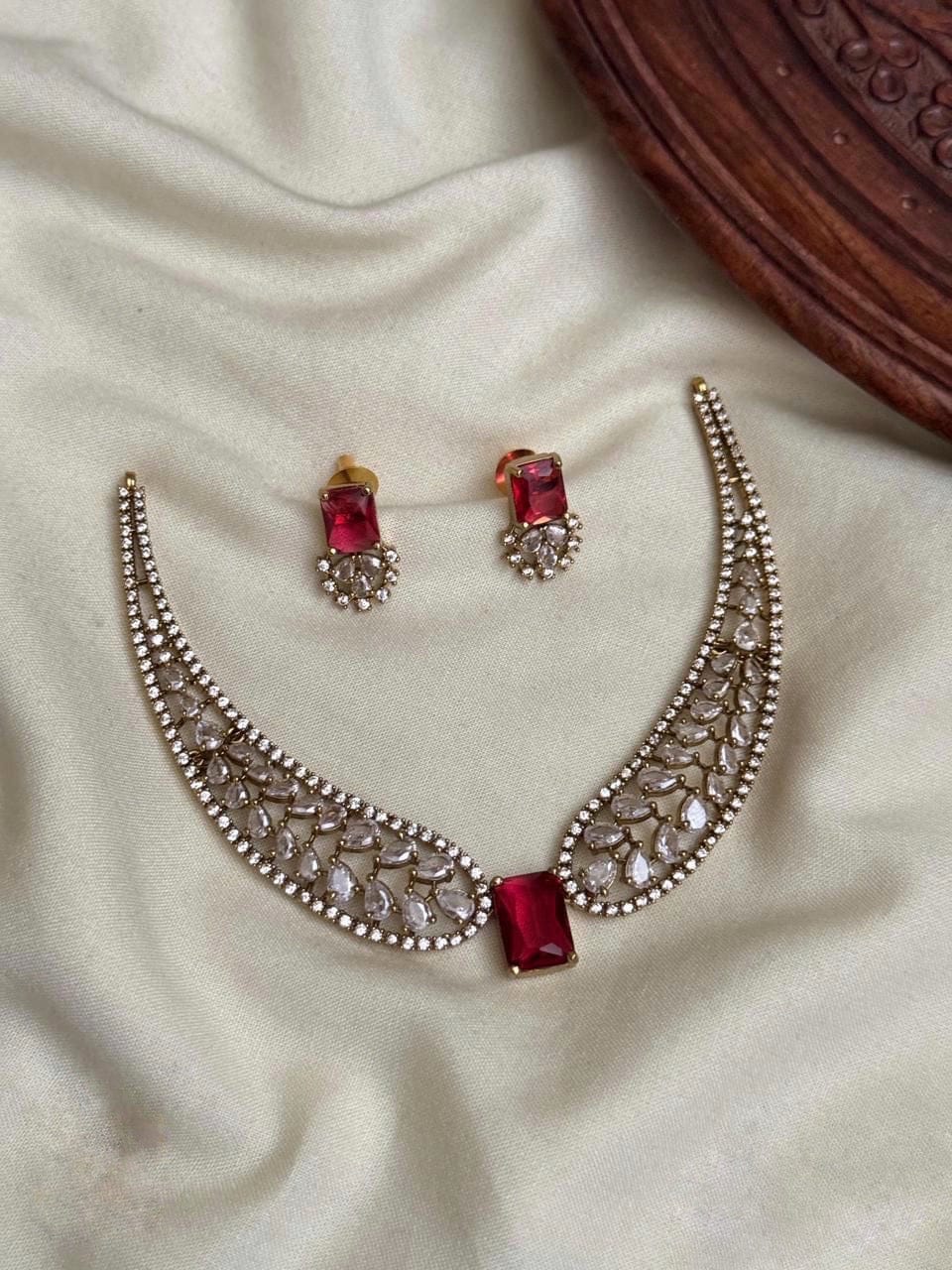 Scarlet Charm Set