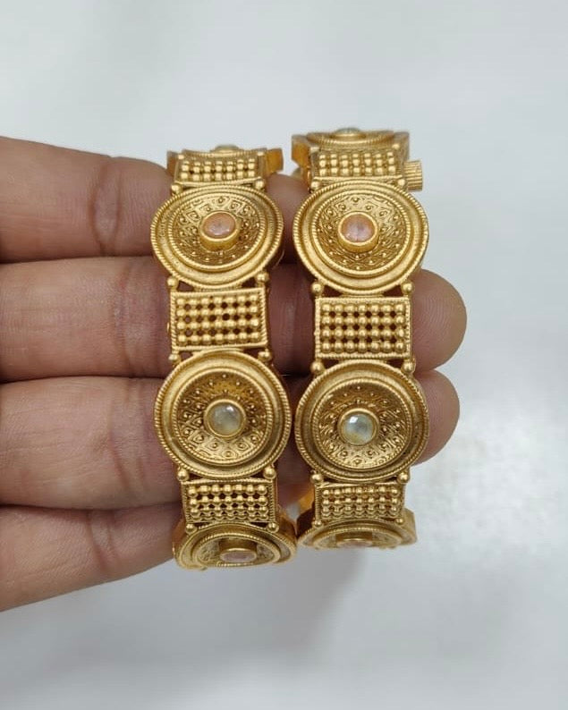Antique Bangle 2/2
