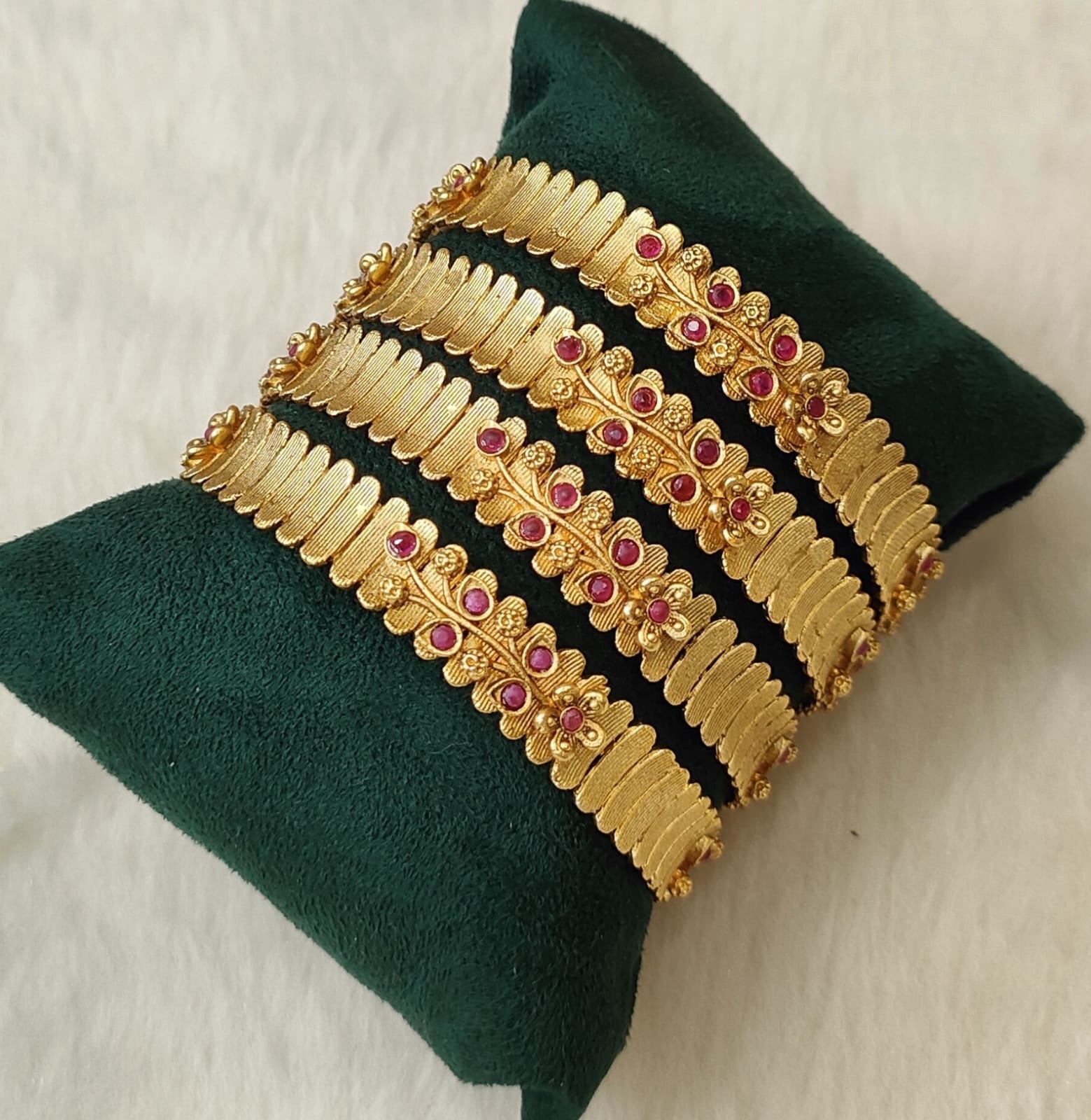 Antique Bangle 2/8