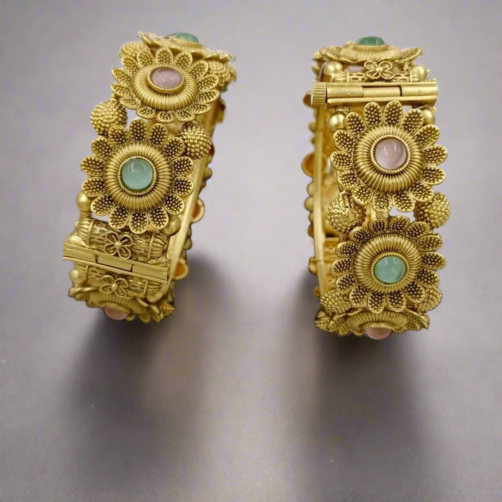 Antique Bangle 2/4 2/6