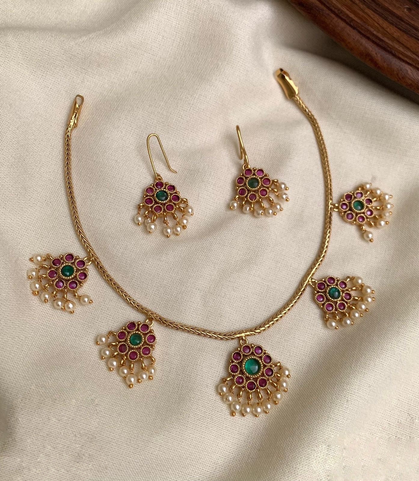 Choker Set