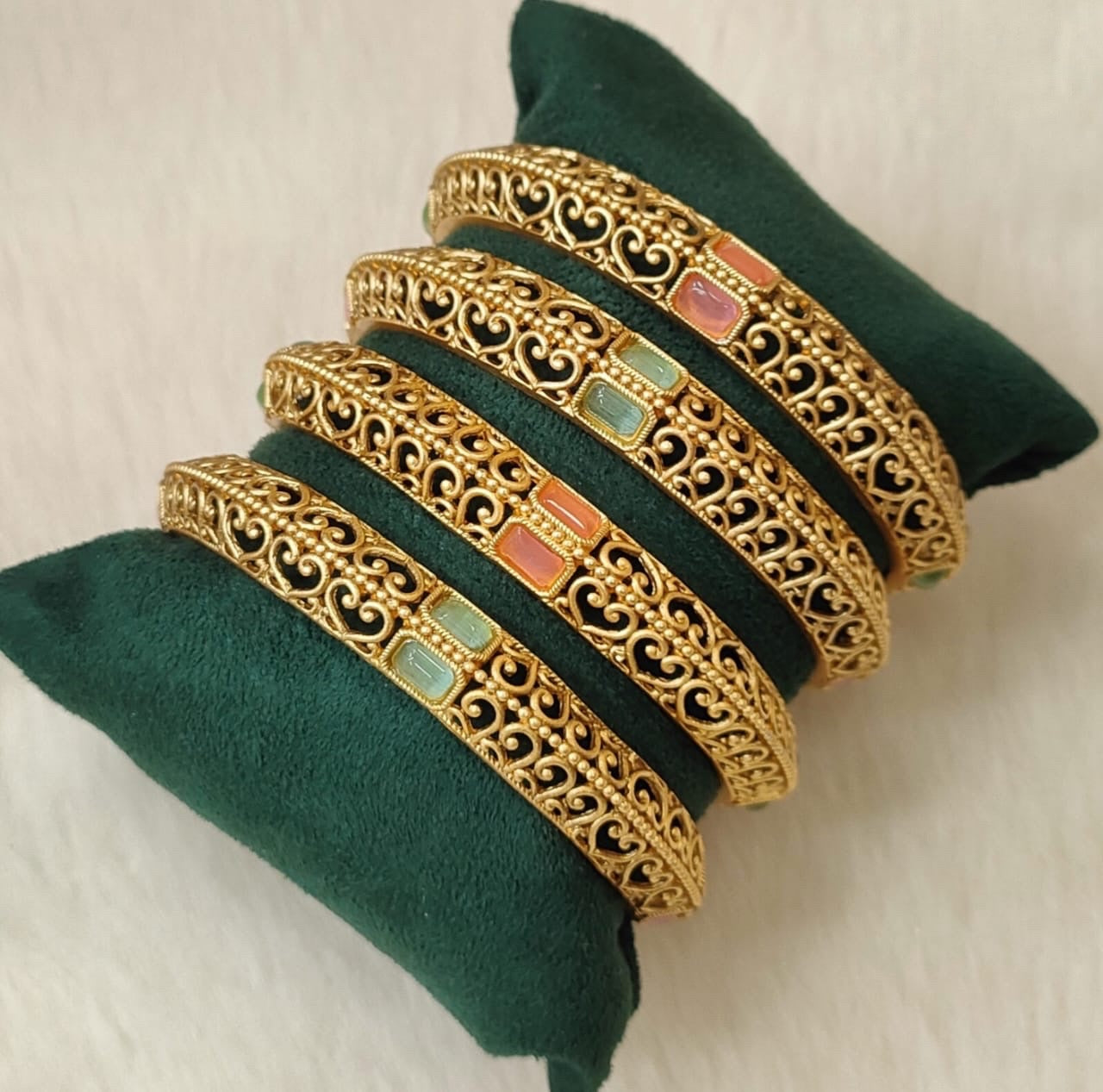Antique Bangle 2/8
