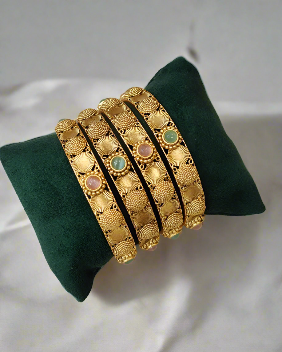 Antique Bangle 2/8