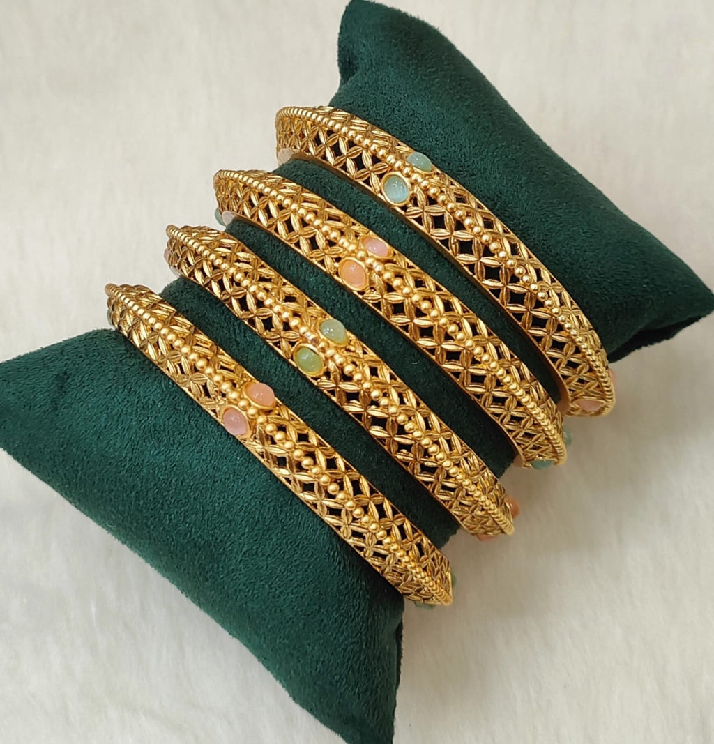 Antique Bangle 2/6 2/8