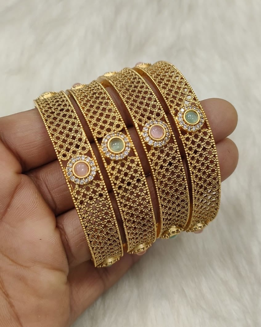 Antique Bangle 2/2