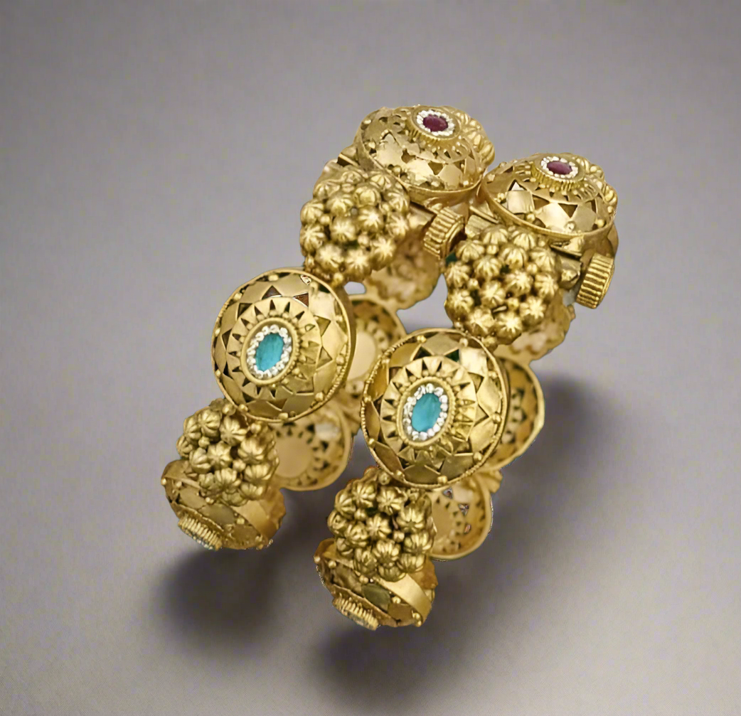 High-quality antique bangles for fashion-conscious buyers
