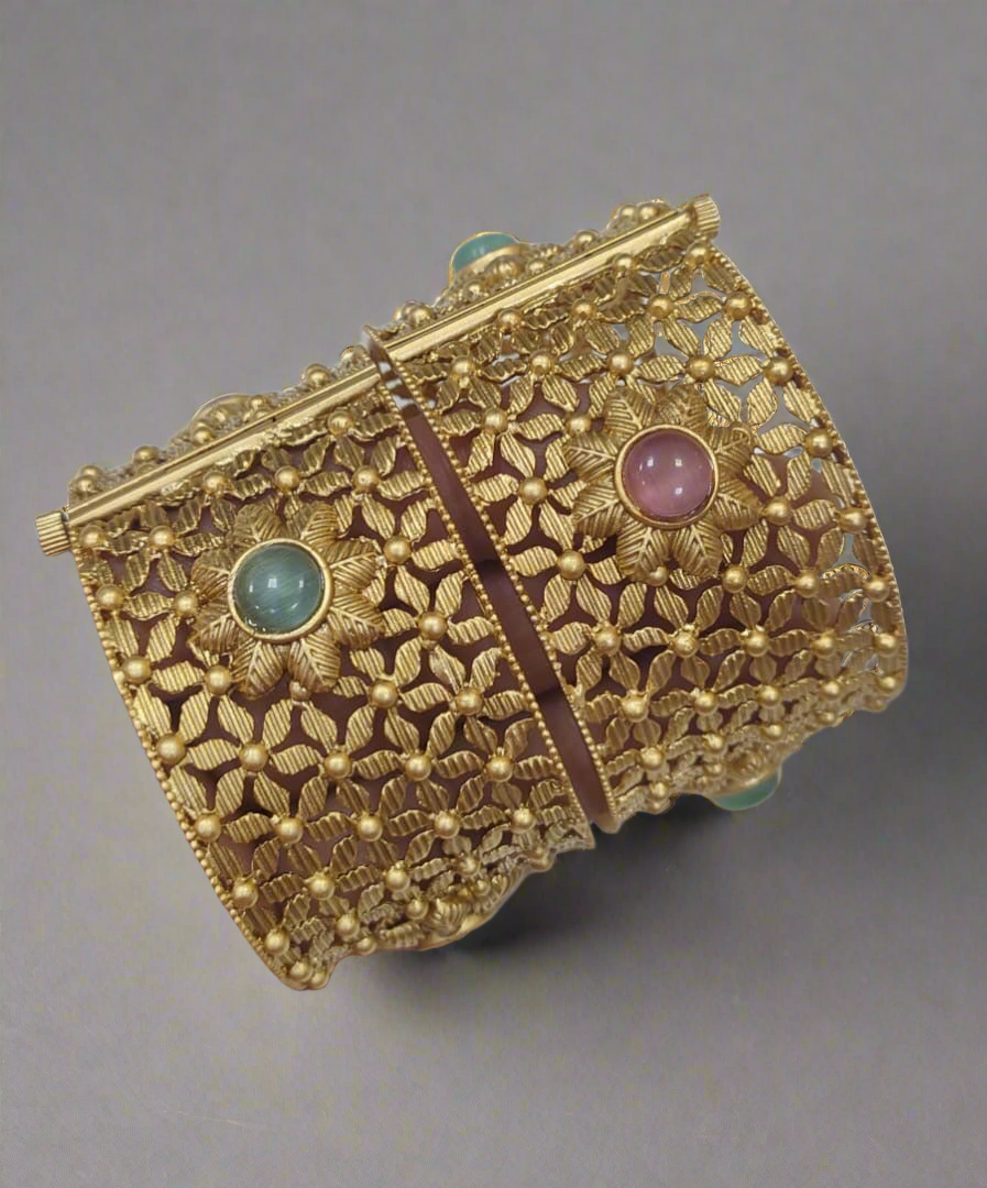 Antique Bangle 2/2 2/6