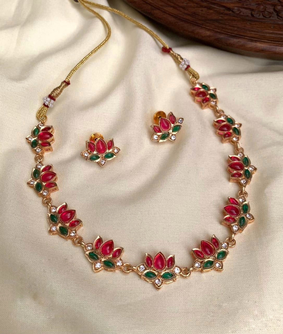 Lotus Pearl Necklace Set