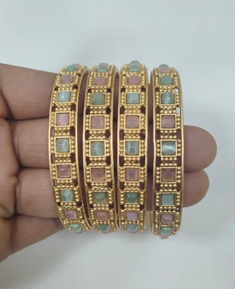 Antique Bangle 2/8
