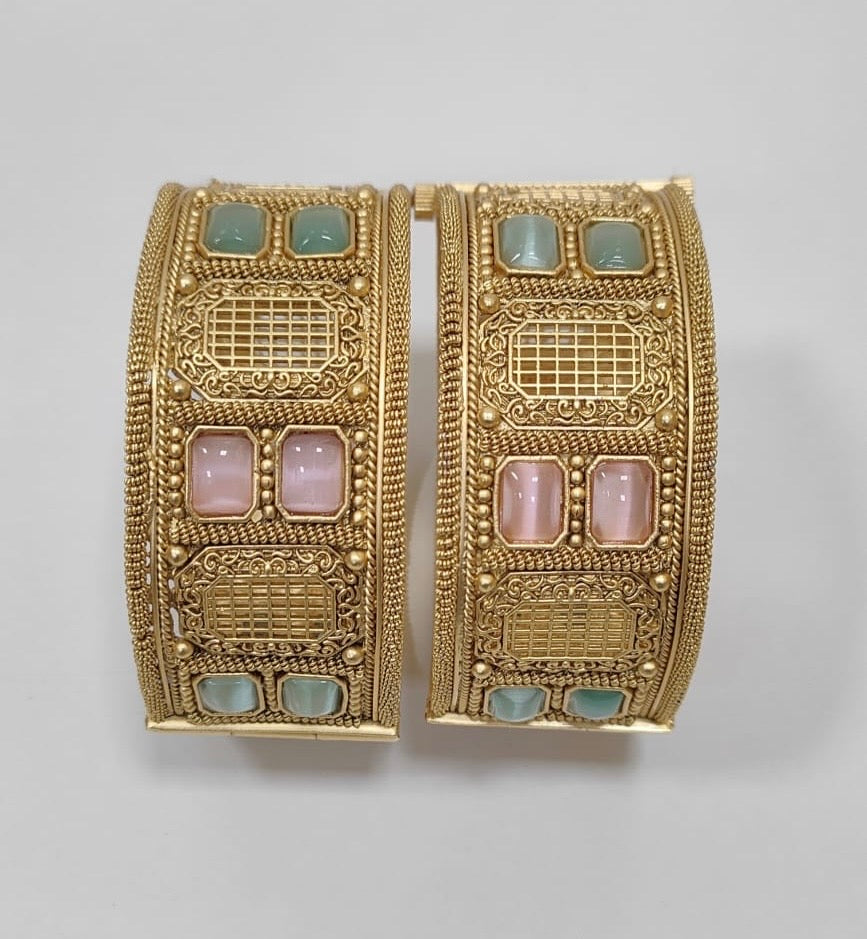 Antique Bangle 2/8