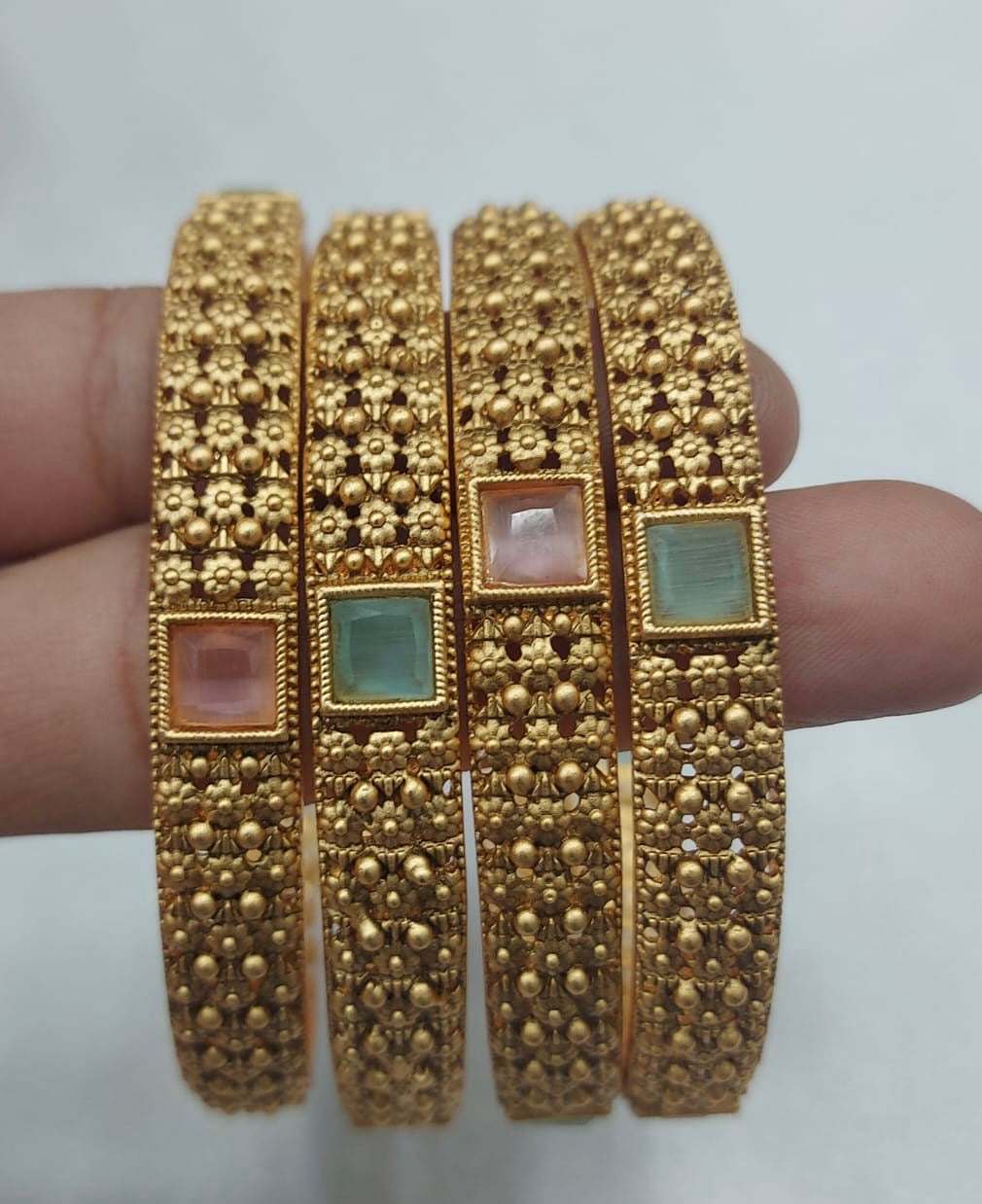 Antique Bangle 2/10
