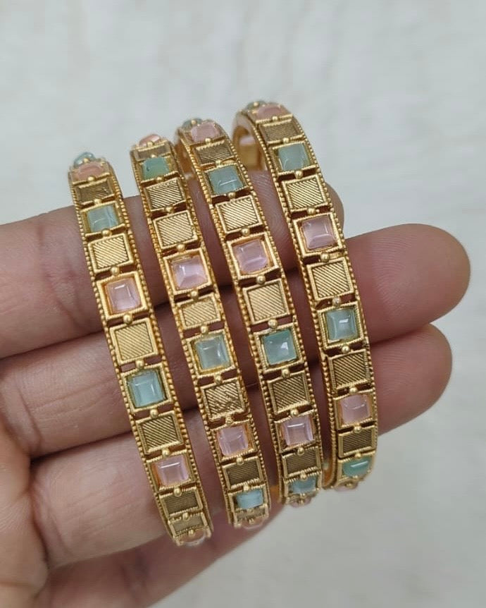 Antique Bangle 2/2