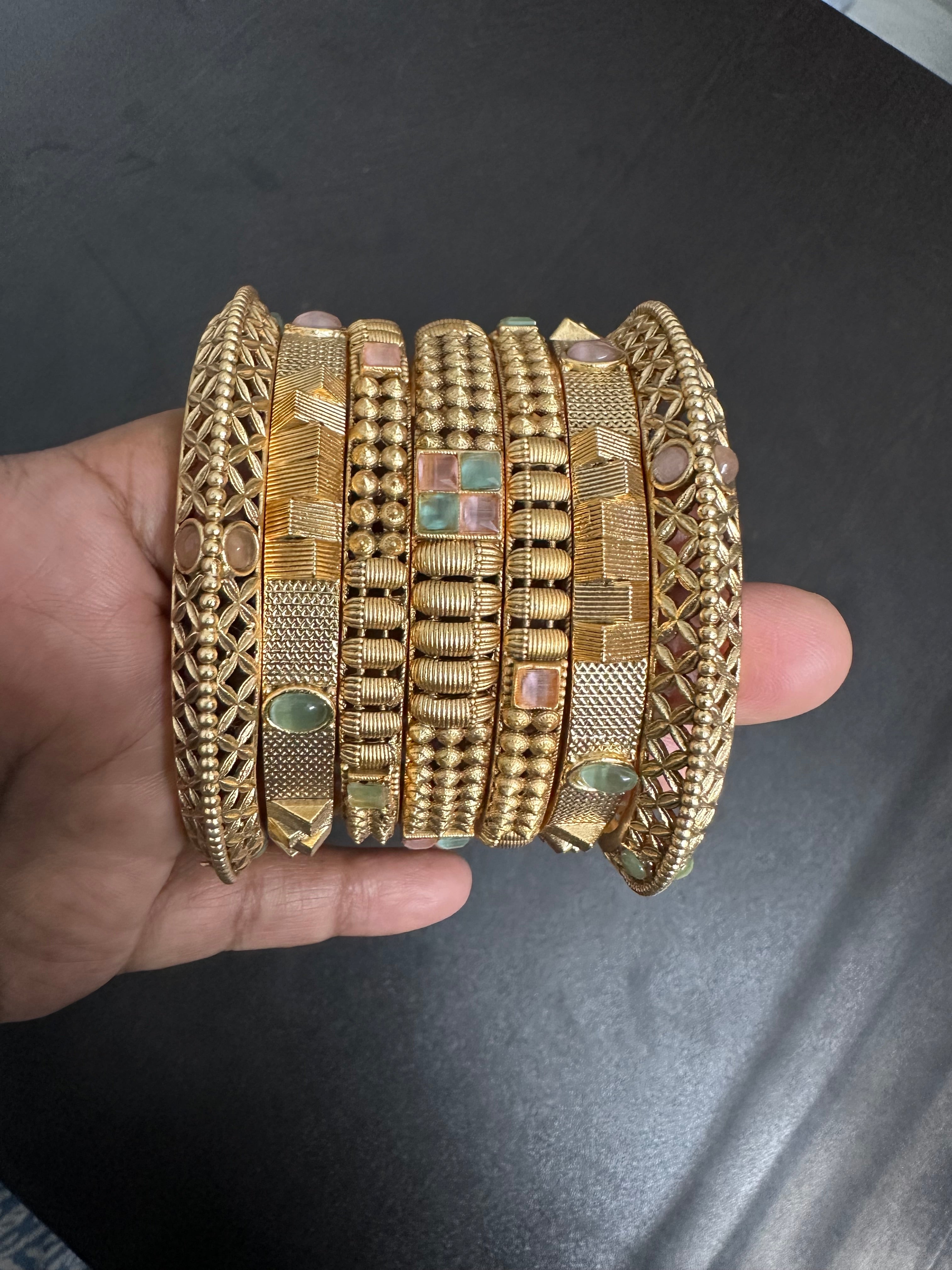 Antique Bangle 2/8