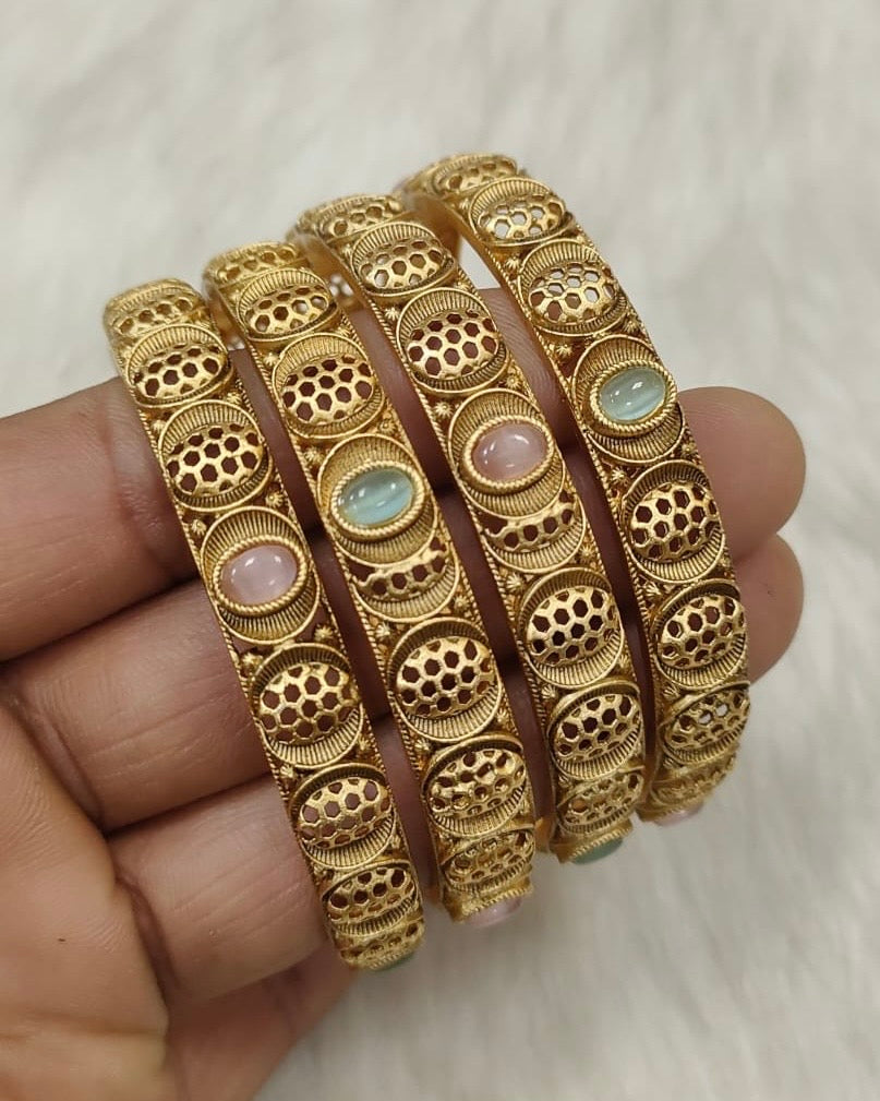 Antique Bangle 2/2