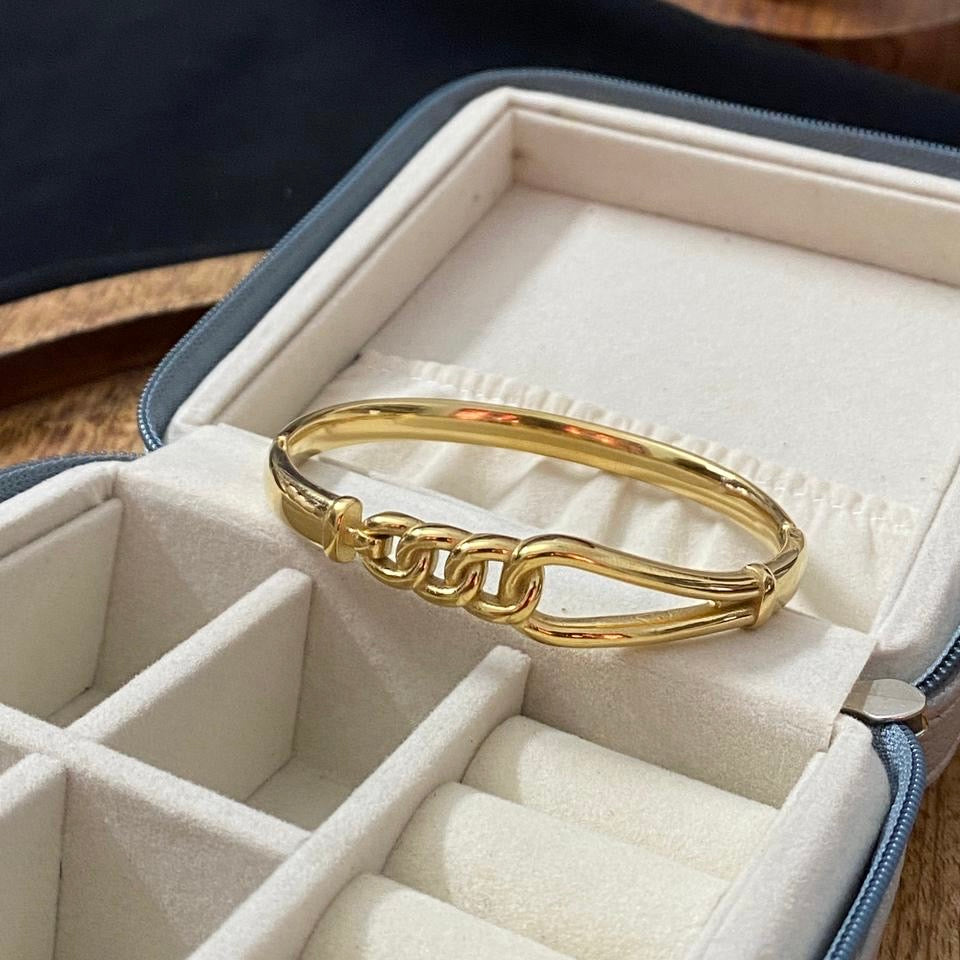 Anti Tarnish Loop Bangle