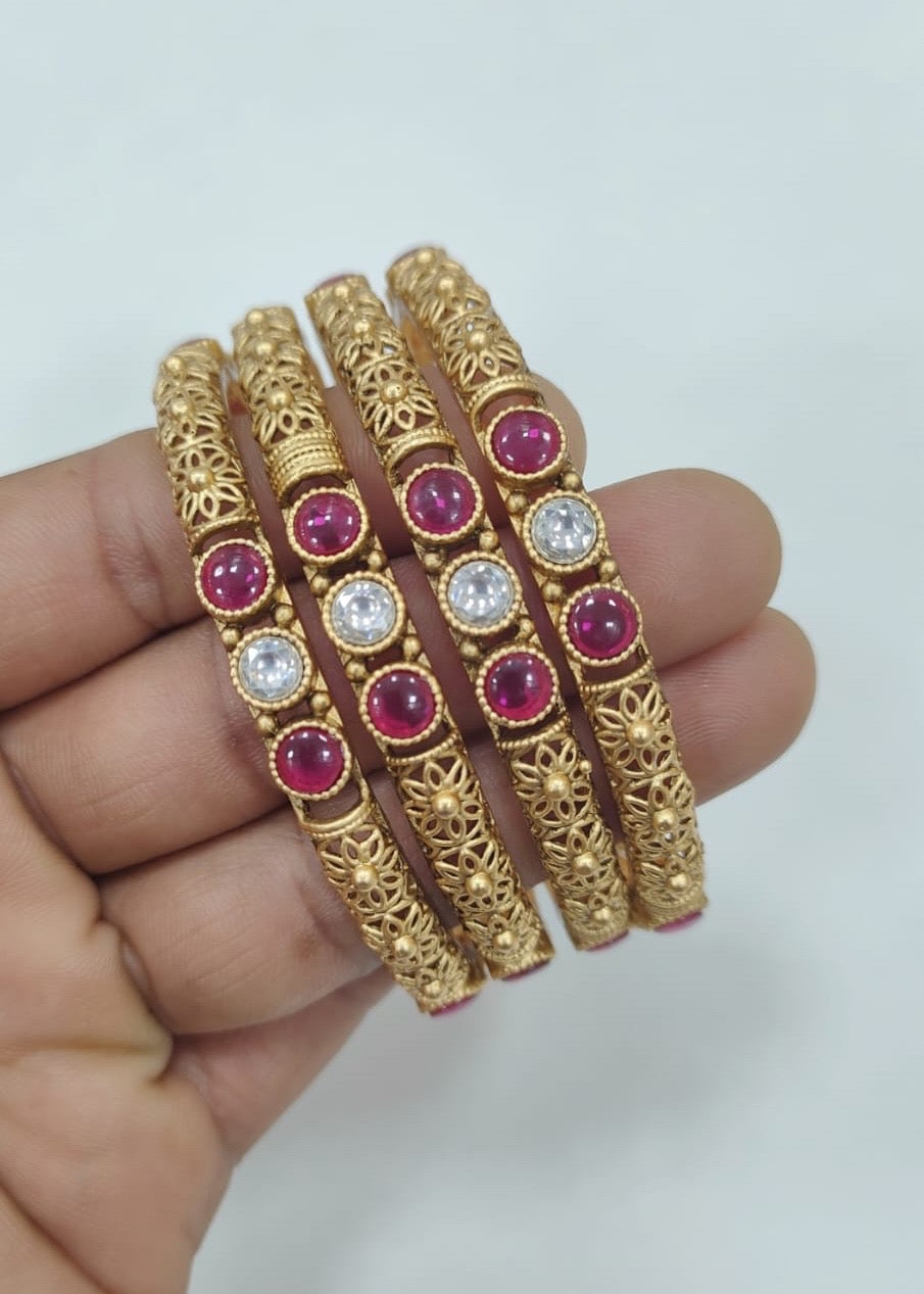 Antique Bangle 2/6