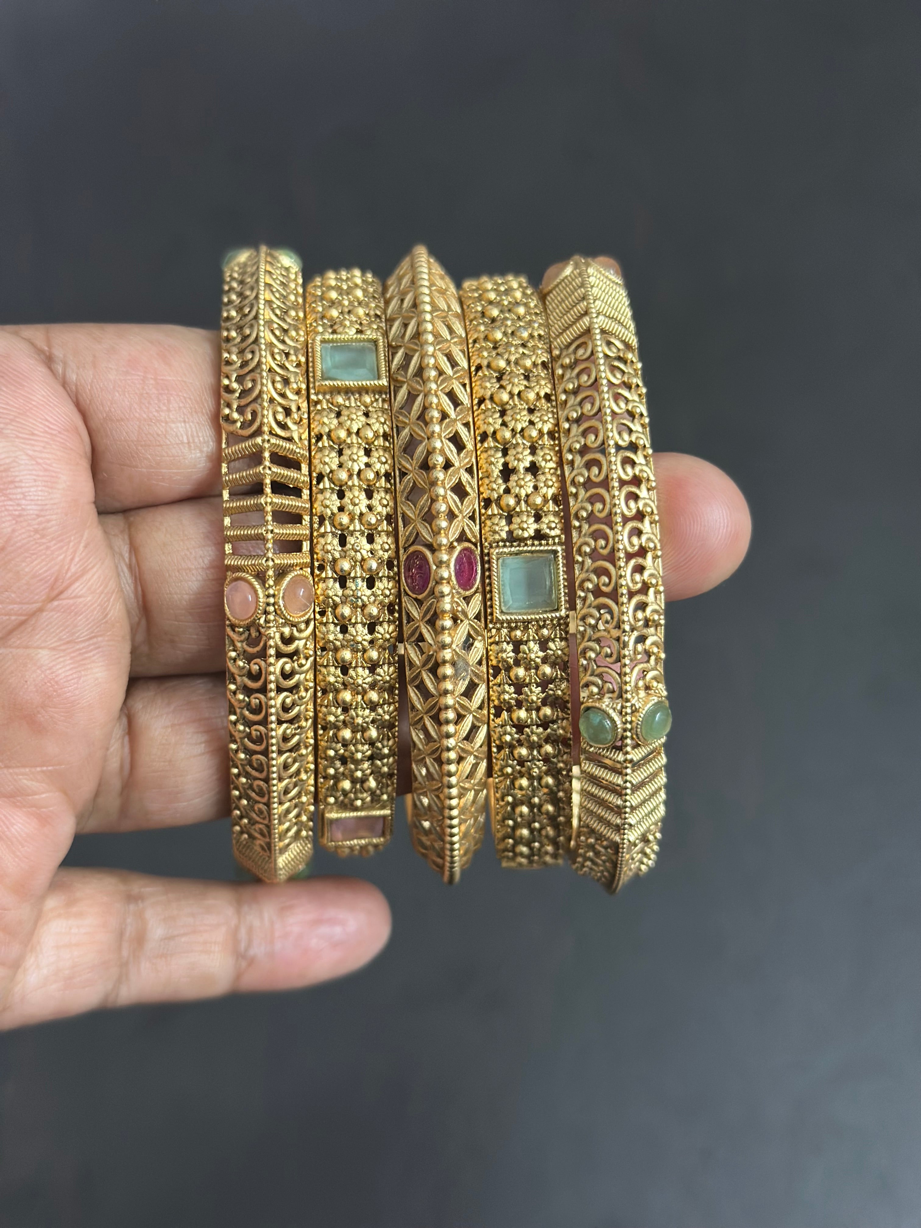 Antique Bangle 2/10