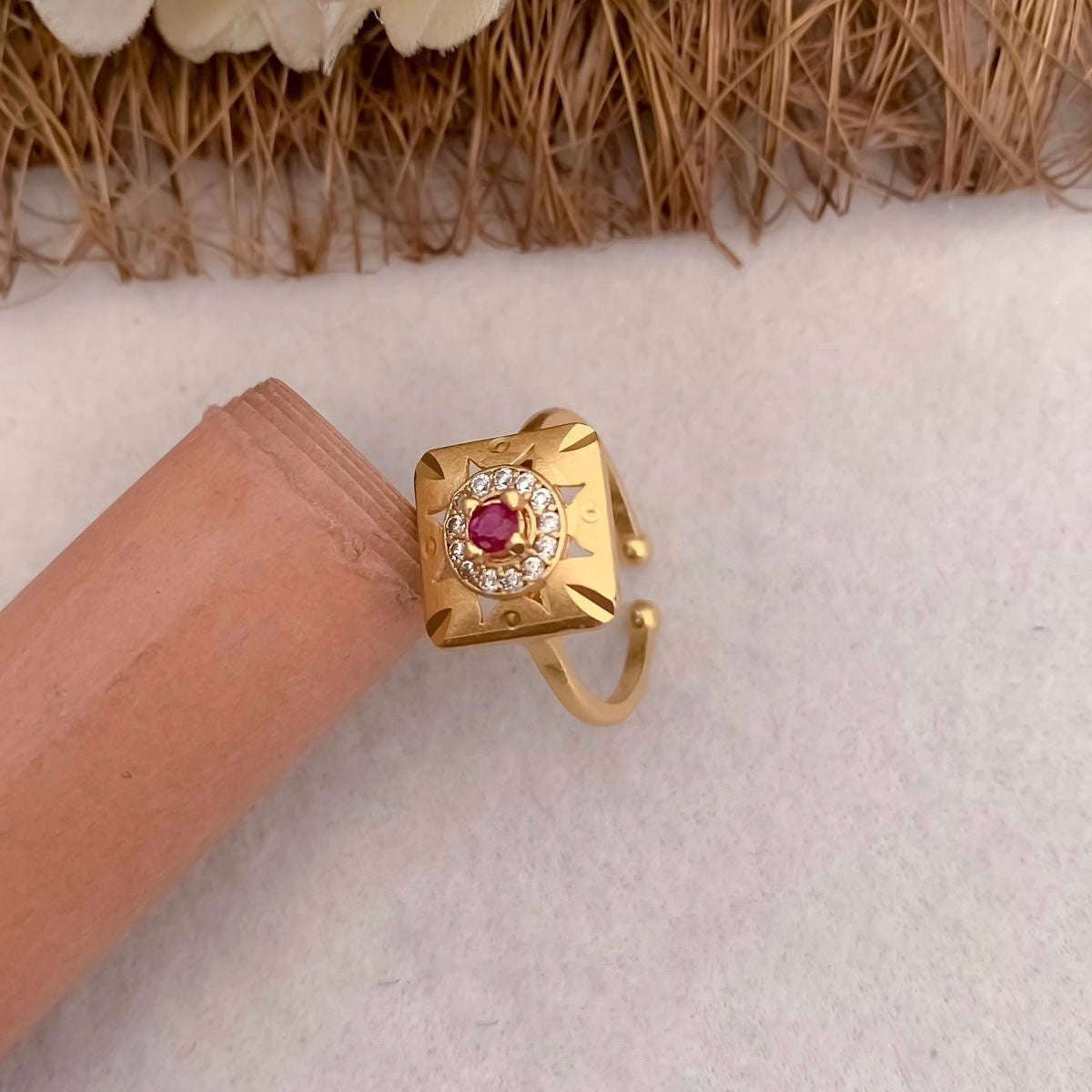 AD Diamond Golden Ring 01