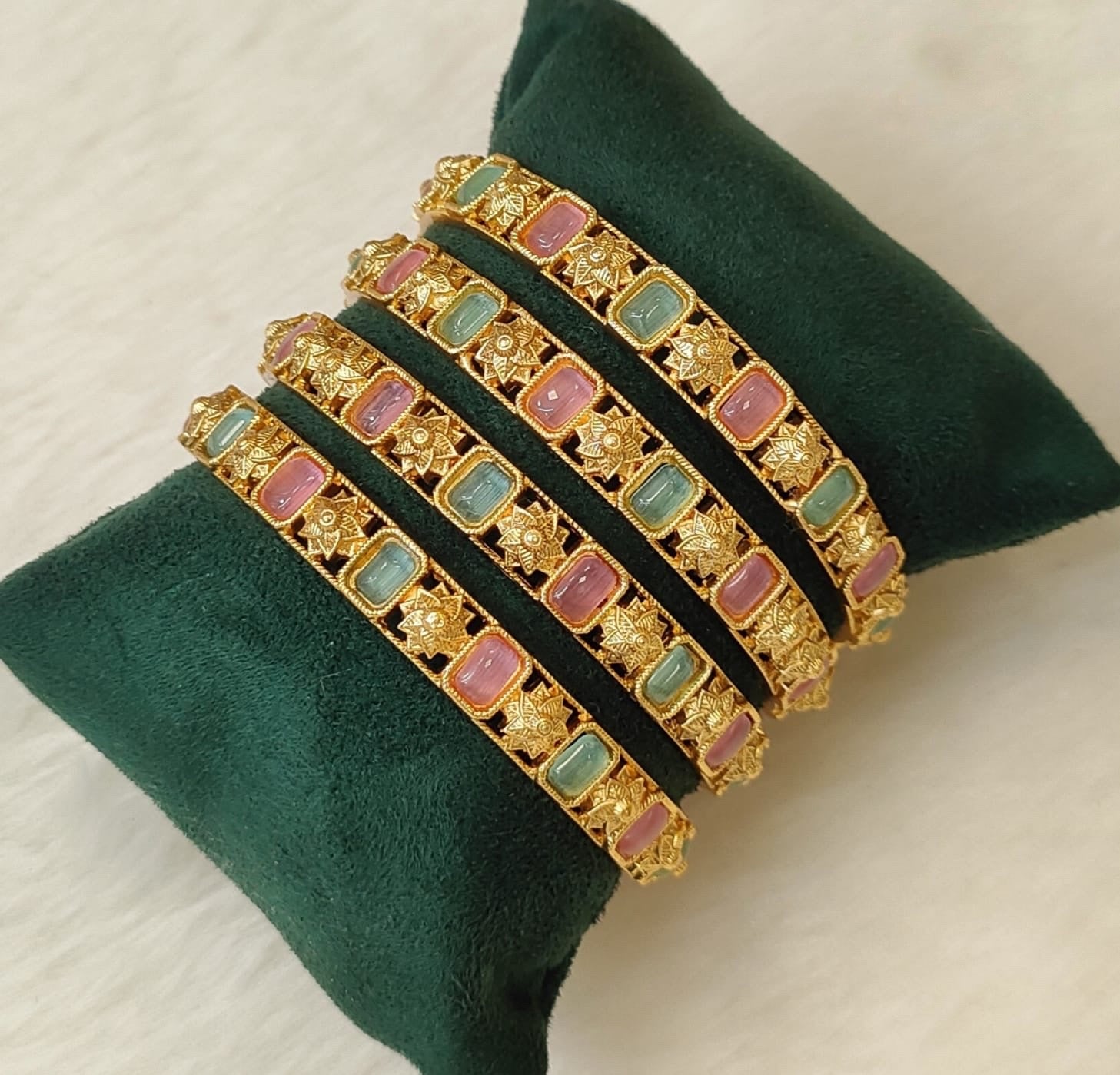 Antique Bangle 2/2