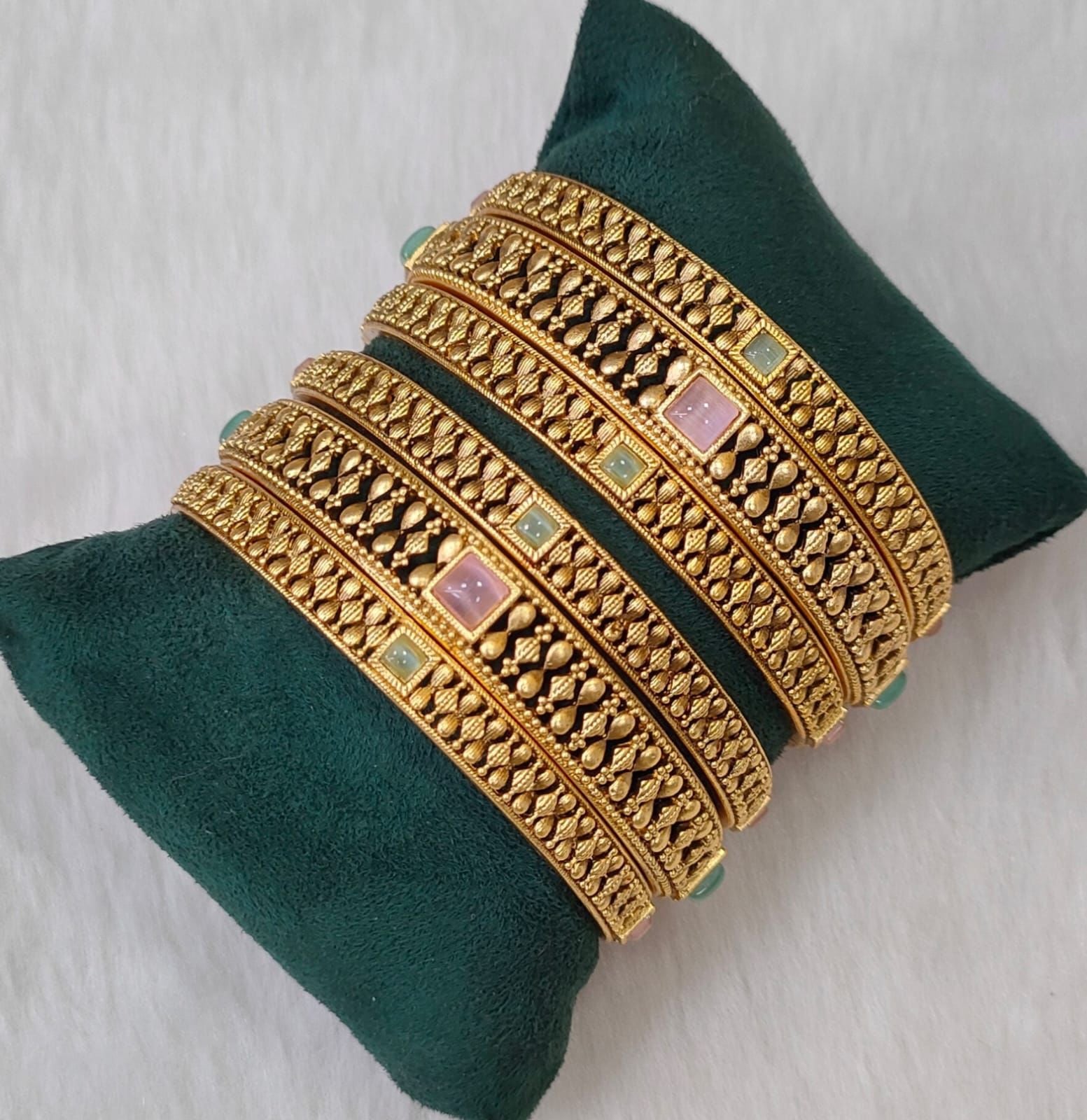 Antique Bangle 2/8