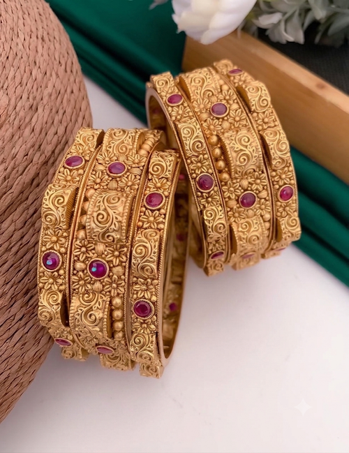 Antique 3 Piece Bangle 2/2