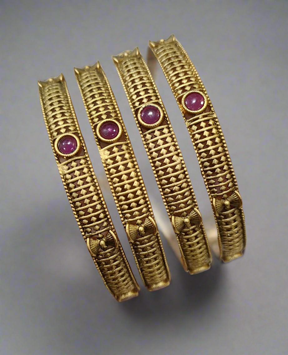 Antique Bangle 2/8