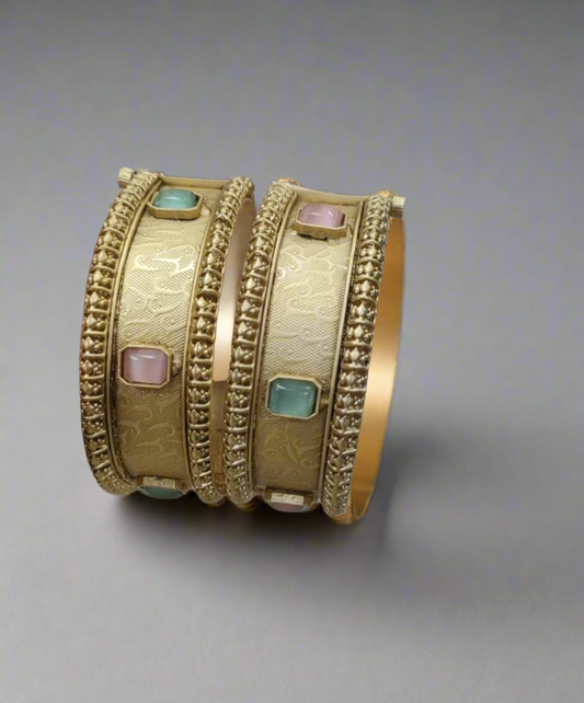 Antique Bangle 2/4 2/6