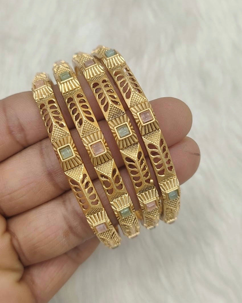 Antique Bangle 2/2
