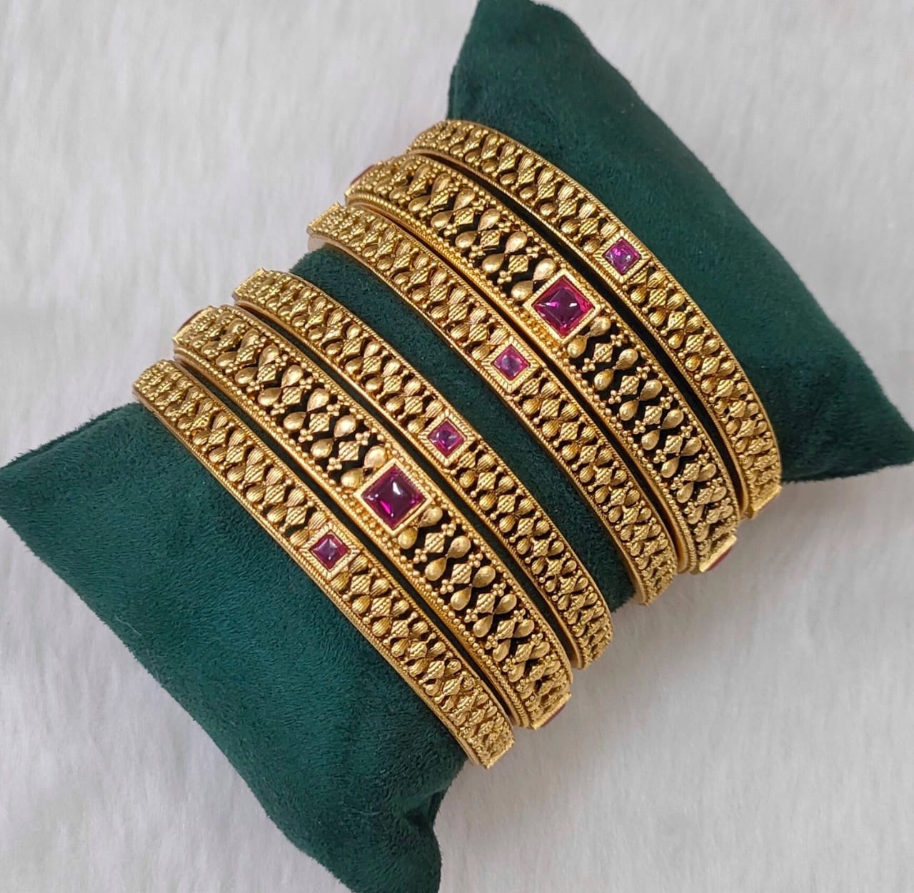Antique Bangle 2/8