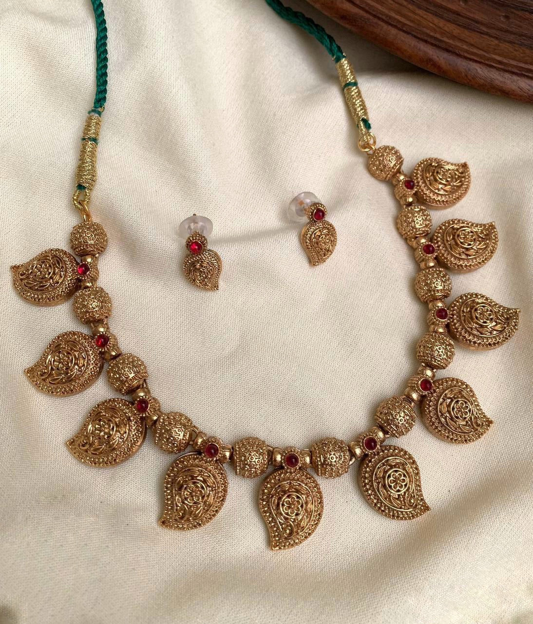 Mango Necklace Set