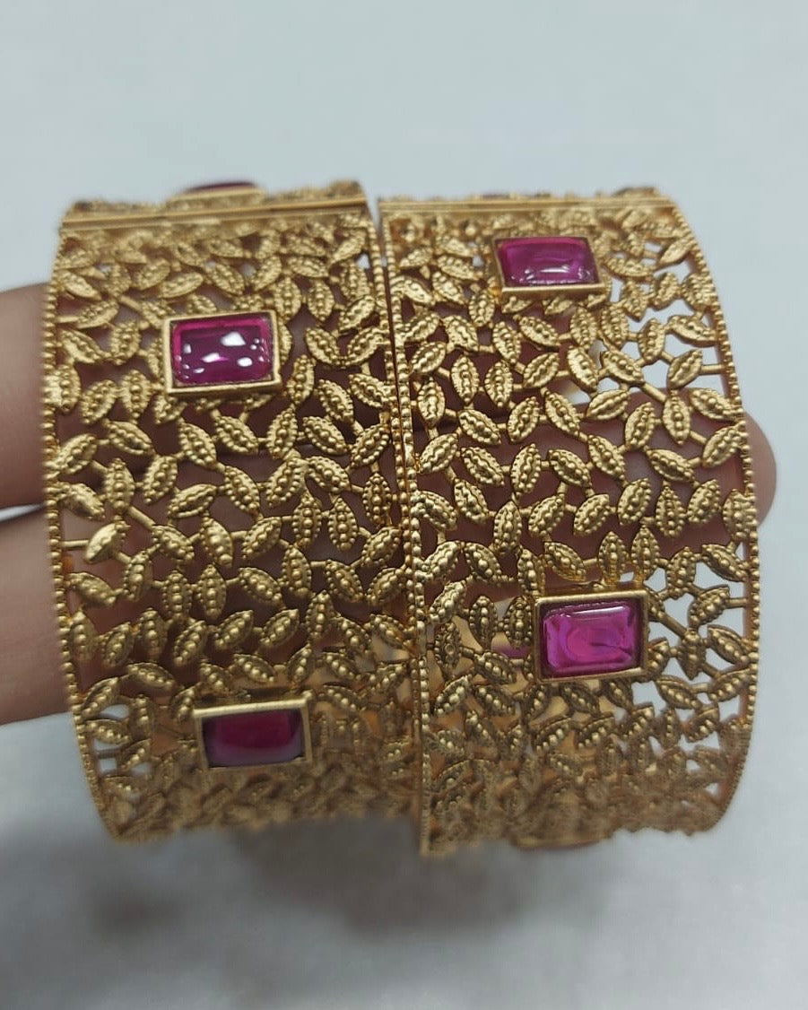 Antique Bangle 2/8