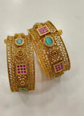 Antique Bangle 2/6